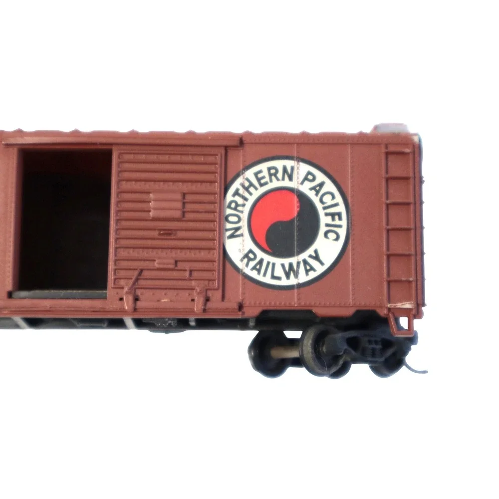 Vintage Northern Pacific Railway Brown Boxcar 6753 HO Scale‎ Train Car - Picture 8 of 8